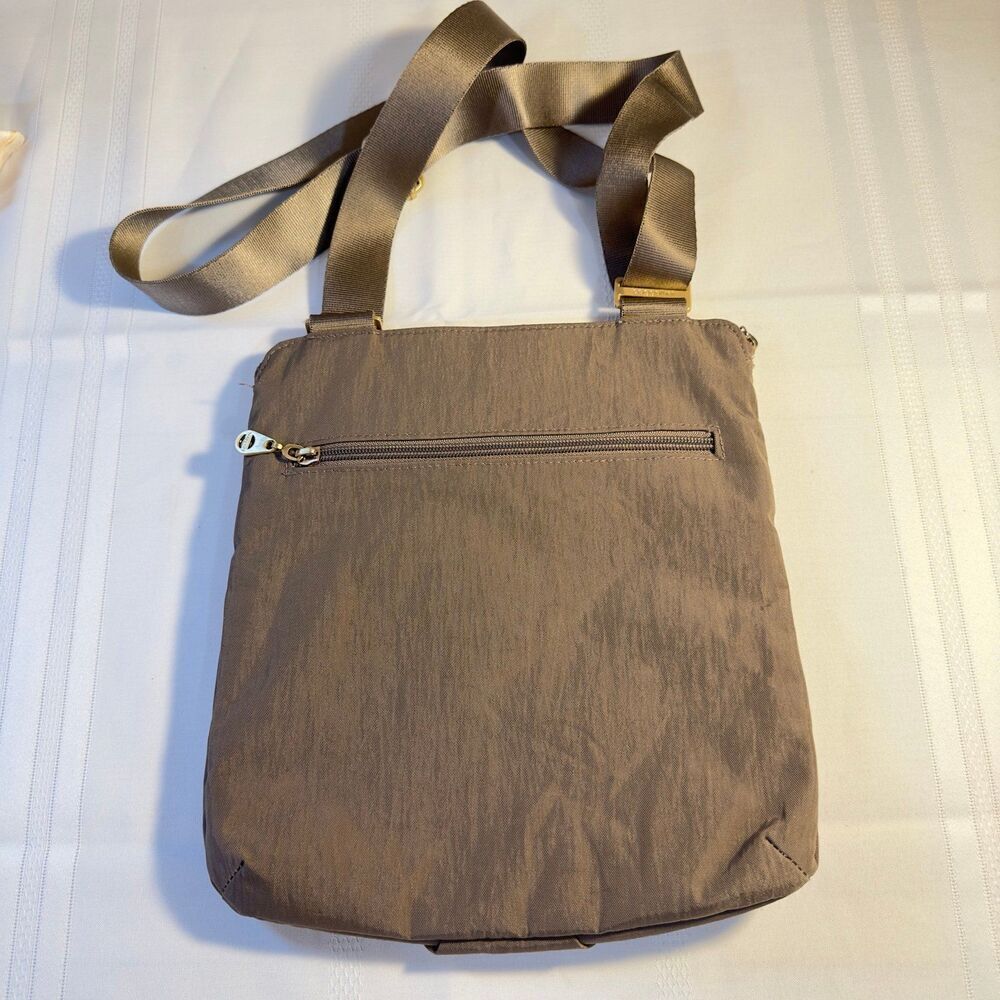 Baggallini Hanover Crossbody Handbag - Picture 3 of 12